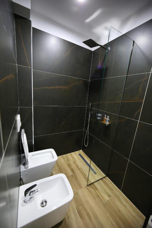 Ulcas Guest Huse Wlora